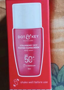Dot &amp; Key Strawberry Dew Tinted Sunscreen