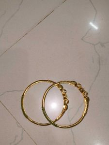 Elegant Bangle Set