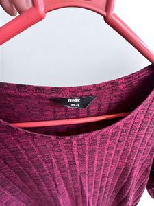 Maroon colour woman, max T-shirt