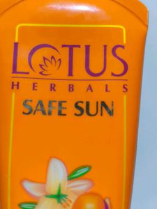 Lotus Herbals Safe Sun Matte Gel SPF 50