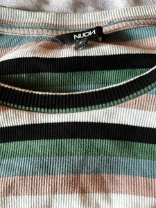 Full Sleeve Crop Top