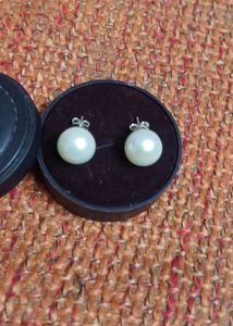 Natural Pearl Original Silver Stud