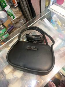 Black Leather Sider Beg