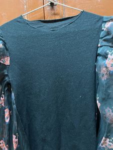 Black Balloon Sleeve Top