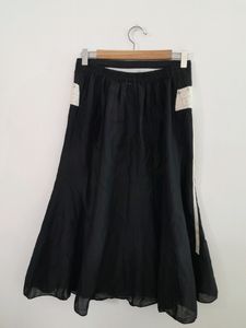 Black Embroidered Skirt🖤