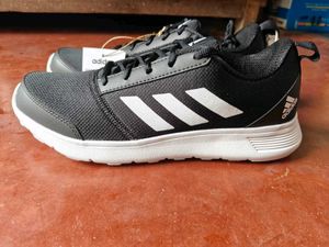 Adidas Branded Shoes – Size 8 (Brand New, Unused)