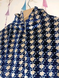 Beautiful High Neck Velvet Top 💙