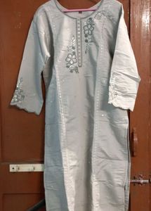 Elegant Grey Embroidered Kurta🩶