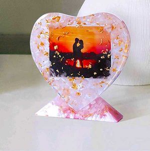 Resin Heart Frame With Stand