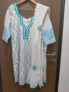 Blue And White Suit With Dupatta