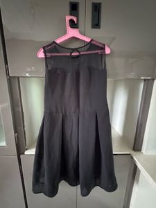 Chic Black Dress