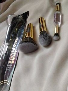 MARS 4 in 1 Travel Brush