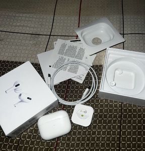 Apple AirPods Pro Wireless Buds