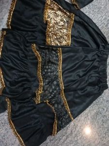 Girl&#39;s Black &amp; Gold OutfitSet Of 4 kirt And Tops