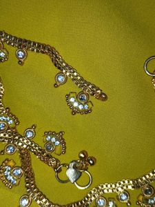 Sizzling Fancy Women Anklets