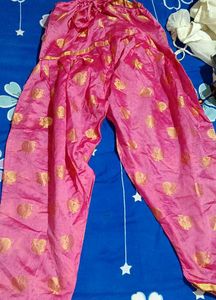 {L}Pink &amp; Gold Banarasi Kurta Set