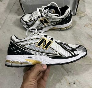 NEW BALANCE 1906R WHITE METALLIC GOLD UK 7.5(41.5)