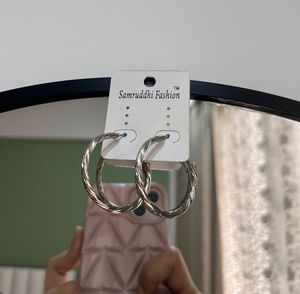 Twisted Silver Hoops
