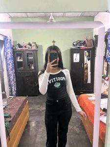 Graphic Raglan Crop Top