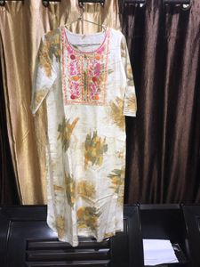 Women Dupata And Kurta
