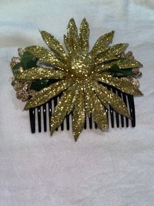 Sparkly Gold Flower Hair Comb