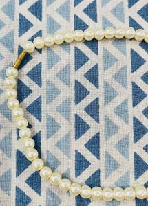 Elegant Faux Pearl Necklace
