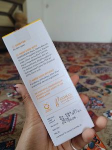 Sealed- ALPHA ARBUTIN &amp; HYALURONIC ACID face serum