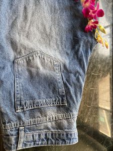 everyday dark blue denim with straight fit