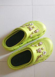 CROCS