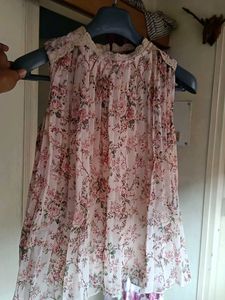 Floral Sleeveless Top