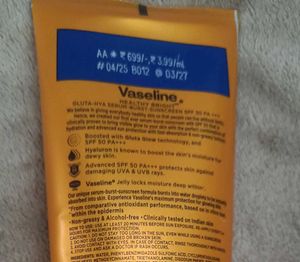 vaseline gluta hya spf 50 +++