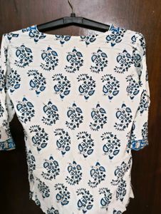 Blue &amp; White Floral Print short kurti