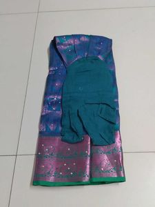 Elegant pattu pavadai Set