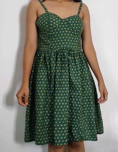 Beachy Dress With Pads