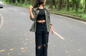 SAVANA Ripped Black Jeans