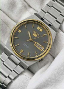 Vintage Seiko 5 Automatic Watch