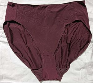 Burgundy Briefs🔥