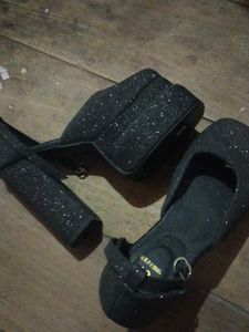 SSS Glittery Heel Just In Your Budget...