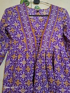 Purple 💜 Top ..Like New