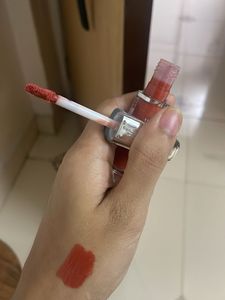 Faces Canada Beyond Shine Lipstick