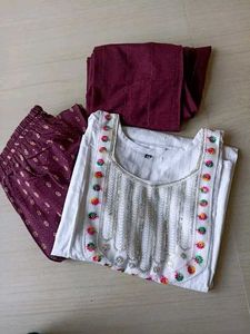 women classic kurta set
