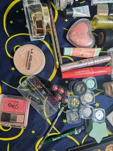 FLASH SALE! 31 Pieces Makeup Artist Beginner Kit.