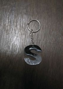 Unique 'S' Initial Keychain