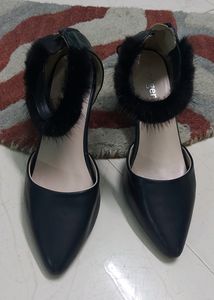 Black Heels by Ginger (SALE 🚨🎁)