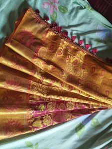 Pattu Saree With Good Type Zari Border