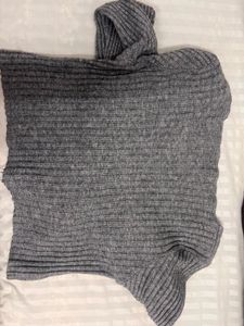 Gray Ribbed Long Sleeve Crop Top