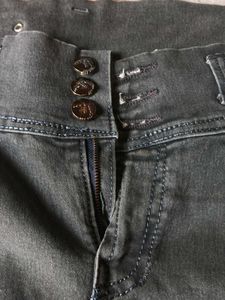 Gray High-Waisted Jeans