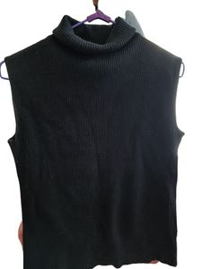 Black Woolen Skivy