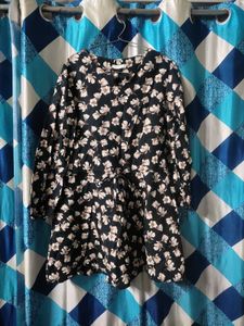 🌸Winter Floral Print Top