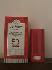 Dot&amp;Key Strawberry Sunscreen Combo.